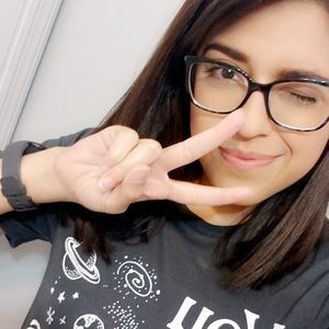 Meet your Posher, Alejandra